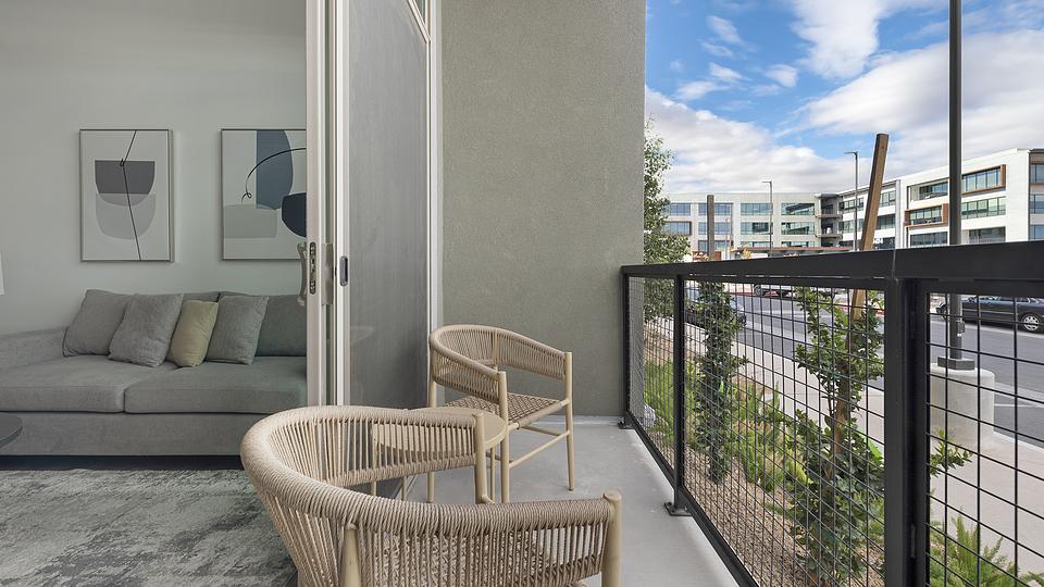 These photos are from another Landing in this building.