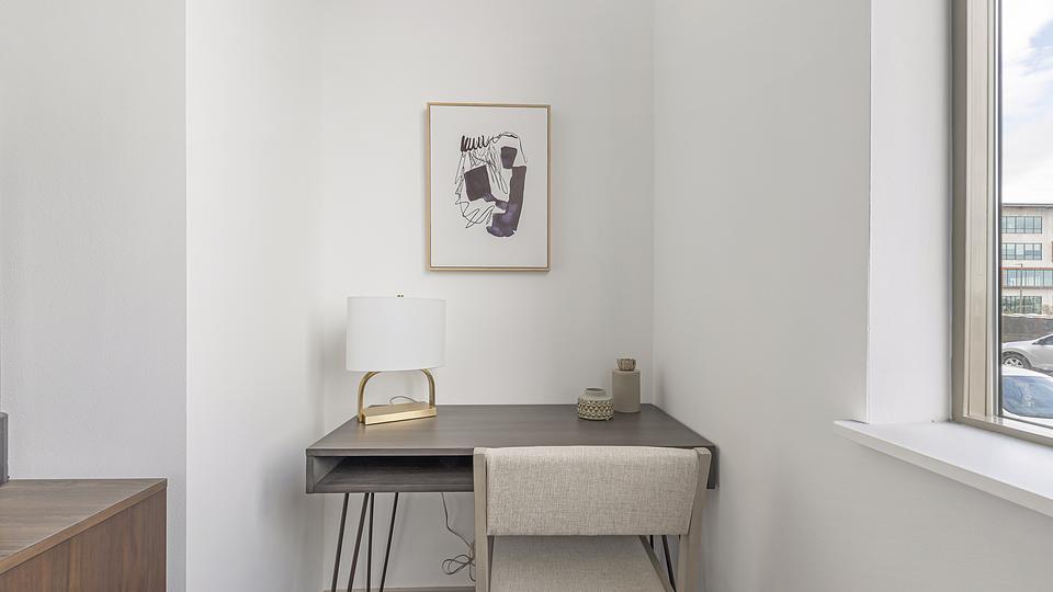 These photos are from another Landing in this building.