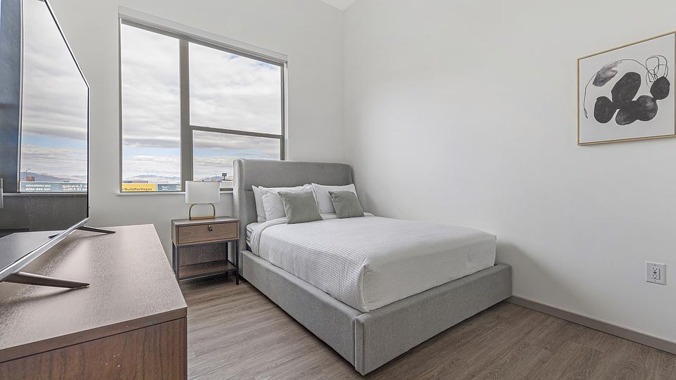 These photos are from another Landing in this building.