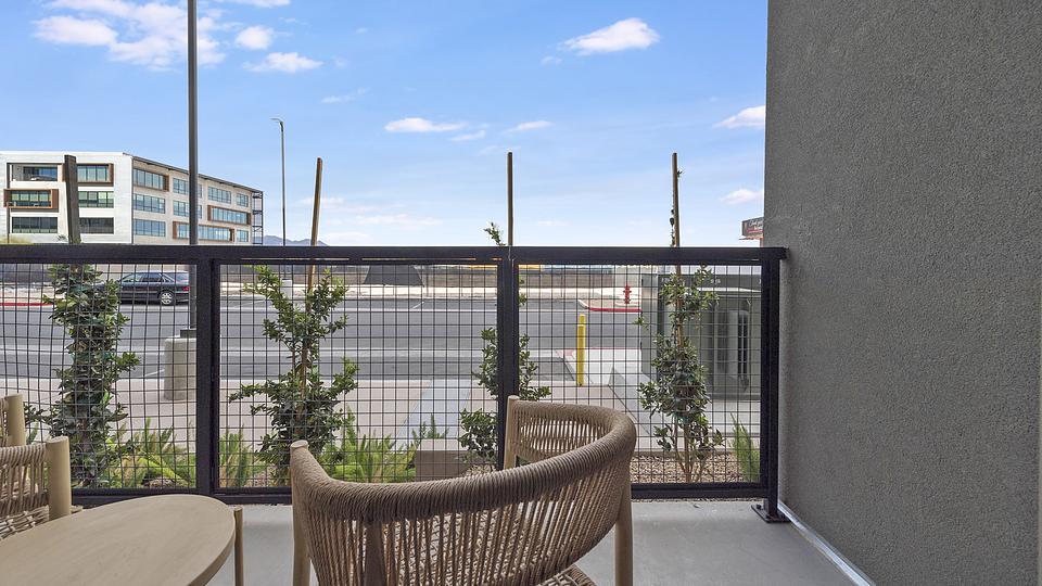 These photos are from another Landing in this building.