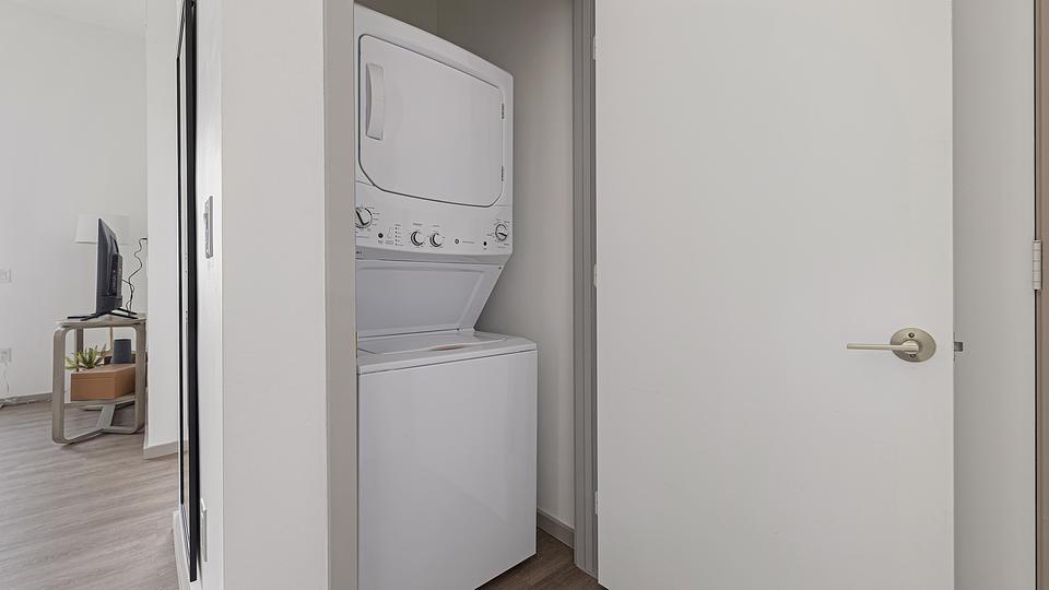 These photos are from another Landing in this building.