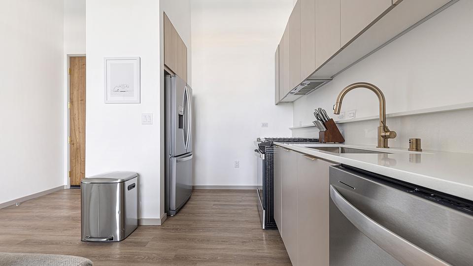 These photos are from another Landing in this building.