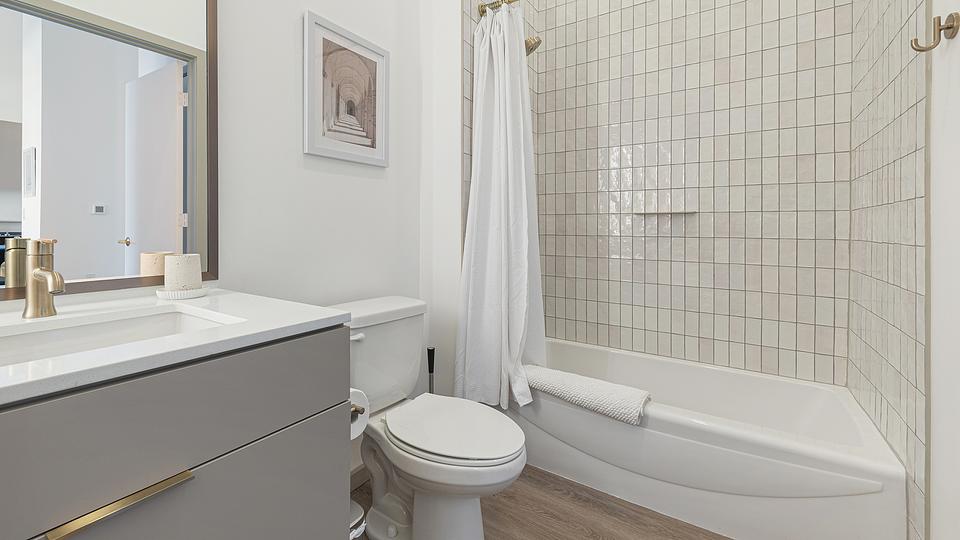 These photos are from another Landing in this building.