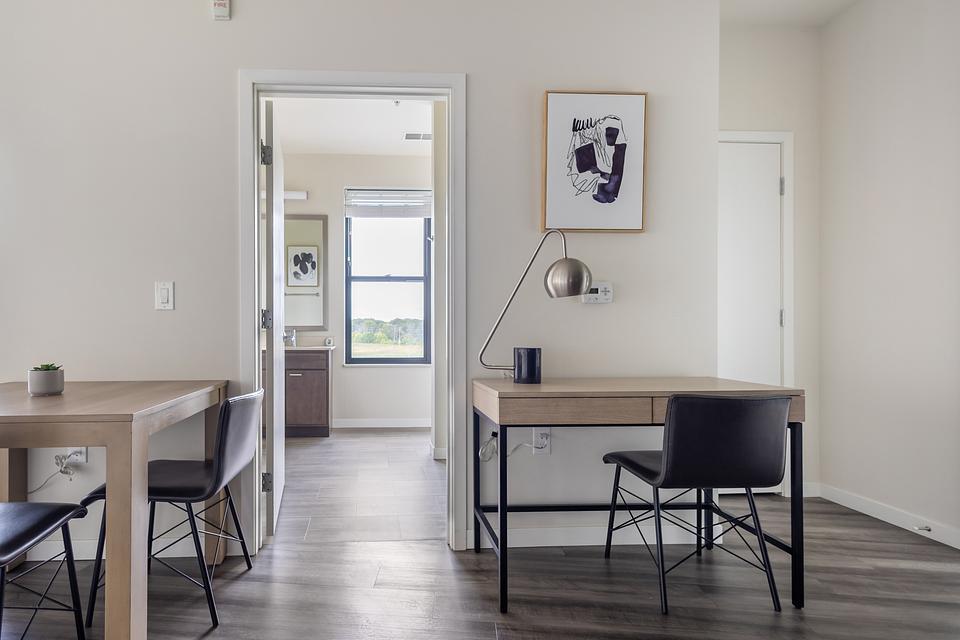 These photos are from another Landing in this building.