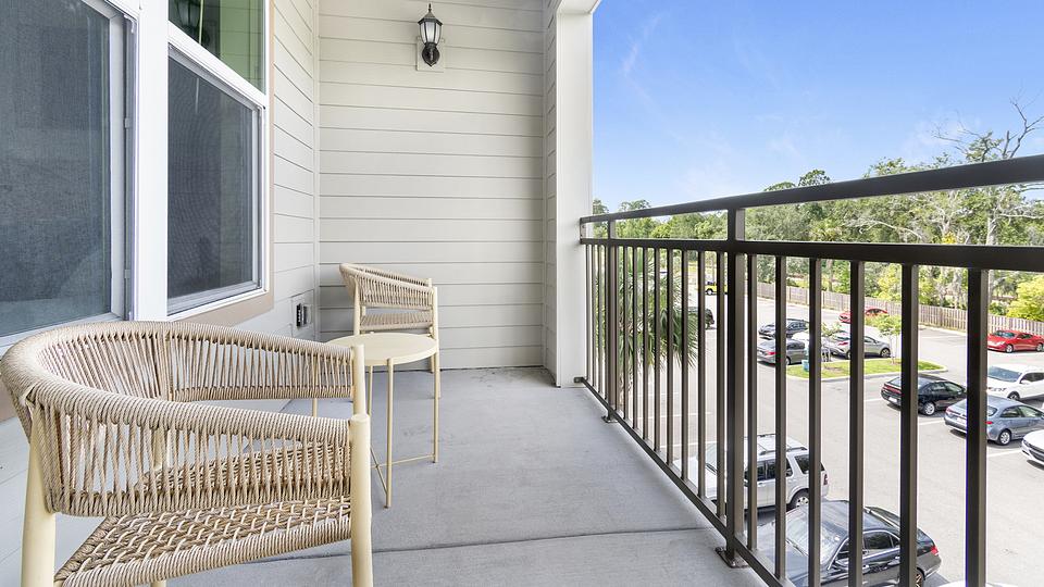 These photos are from another Landing in this building.