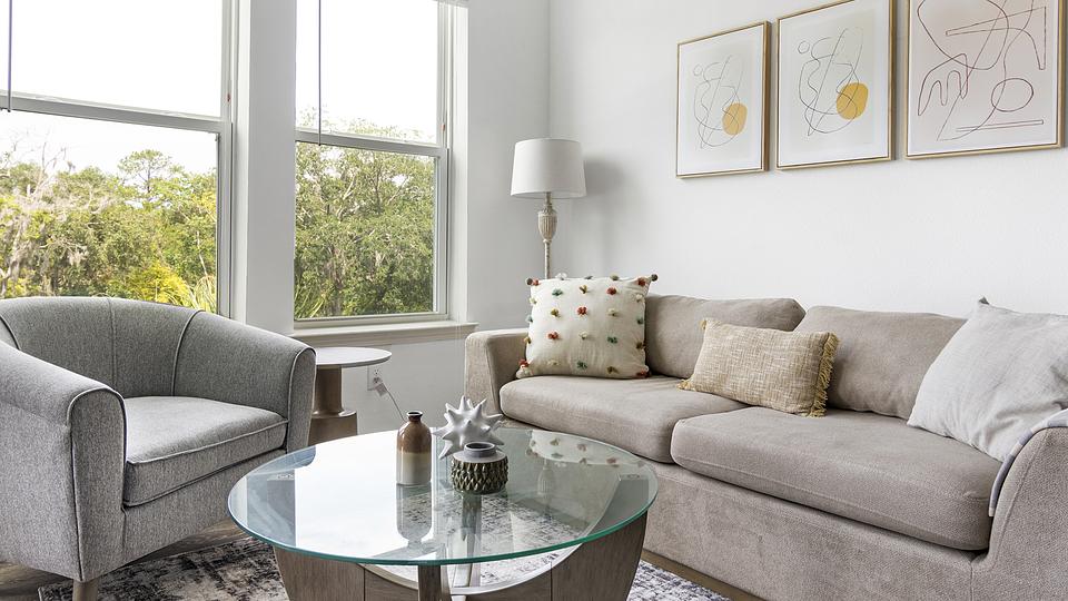 These photos are from another Landing in this building.