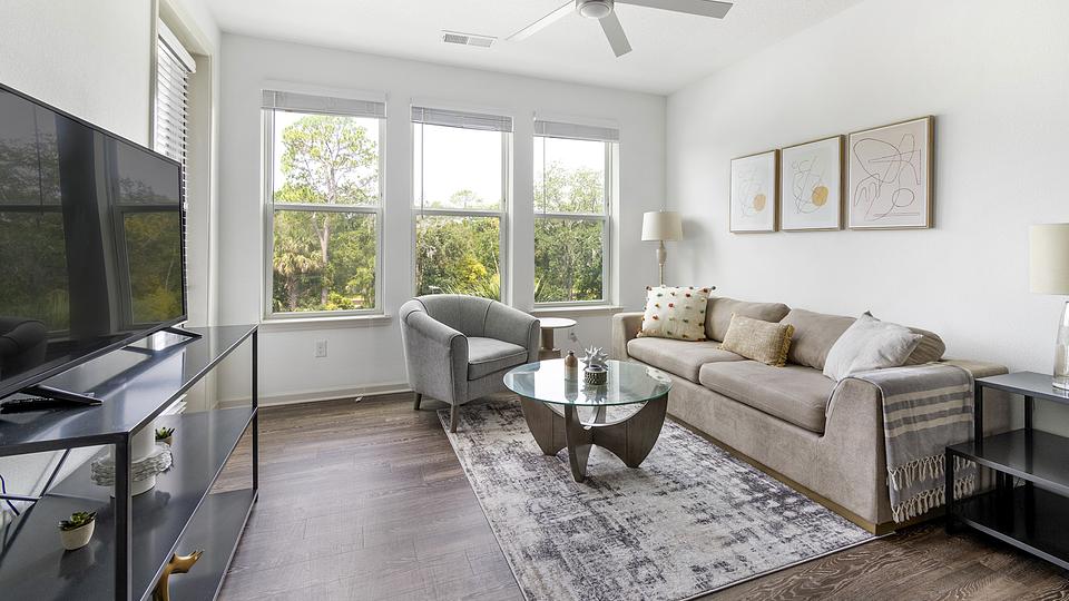 These photos are from another Landing in this building.