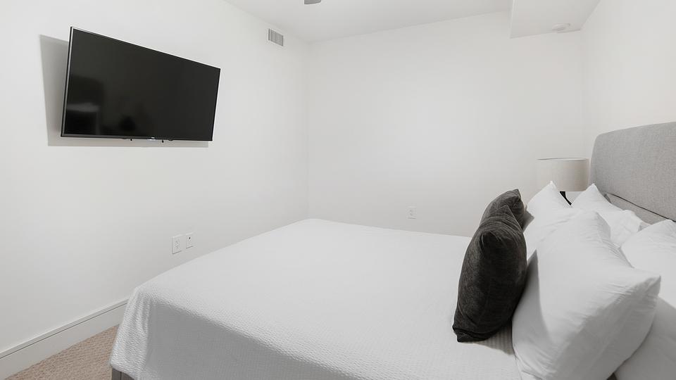 These photos are from another Landing in this building.