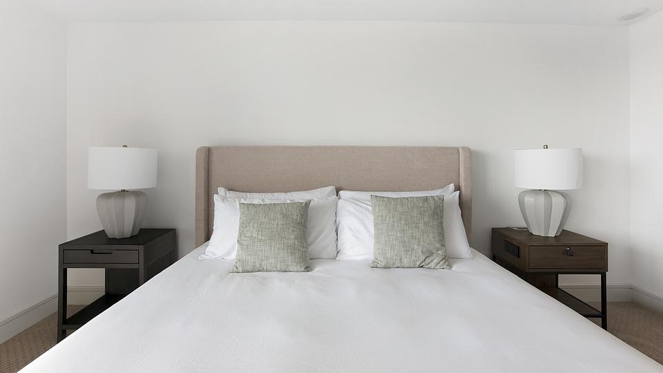 These photos are from another Landing in this building.