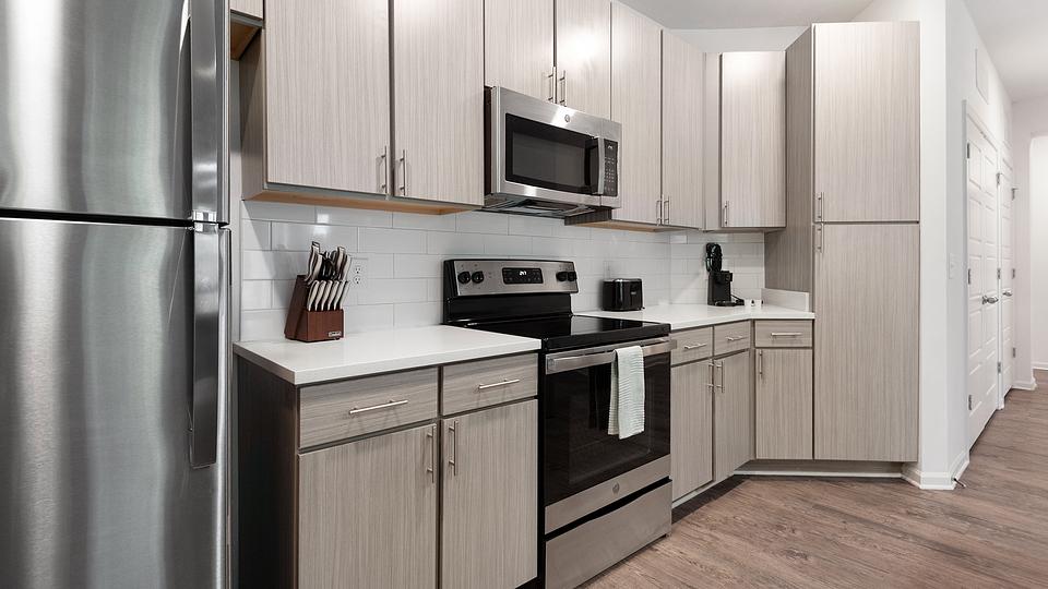 These photos are from another Landing in this building.