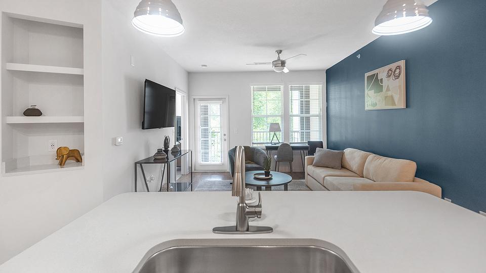 These photos are from another Landing in this building.