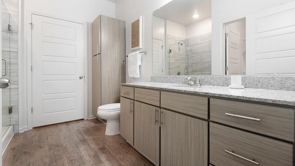 These photos are from another Landing in this building.