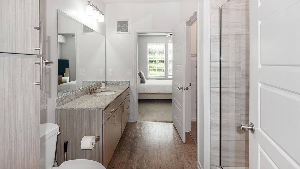 These photos are from another Landing in this building.