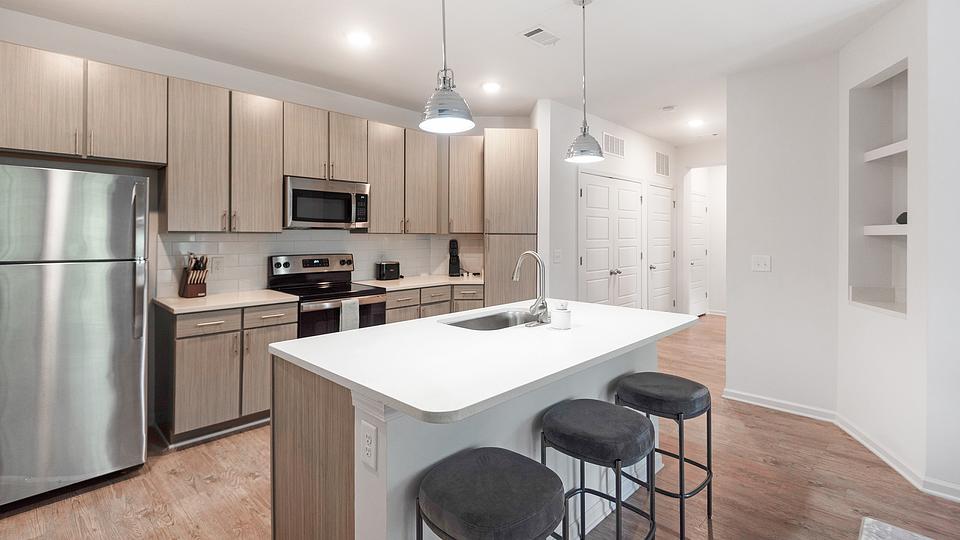 These photos are from another Landing in this building.