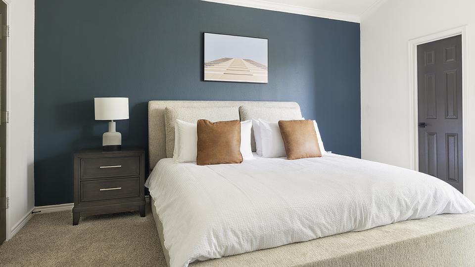 These photos are from another Landing in this building.