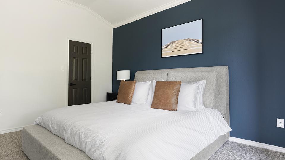 These photos are from another Landing in this building.