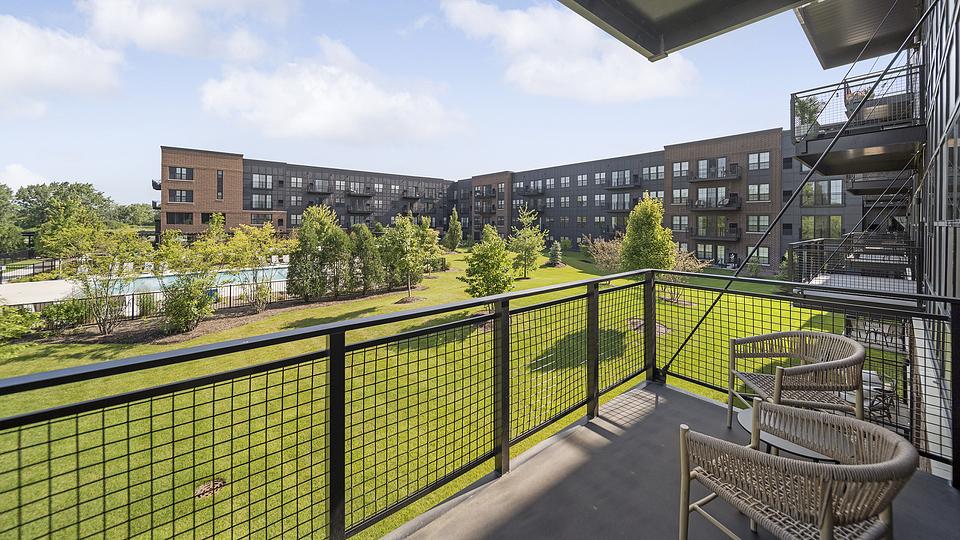 These photos are from another Landing in this building.