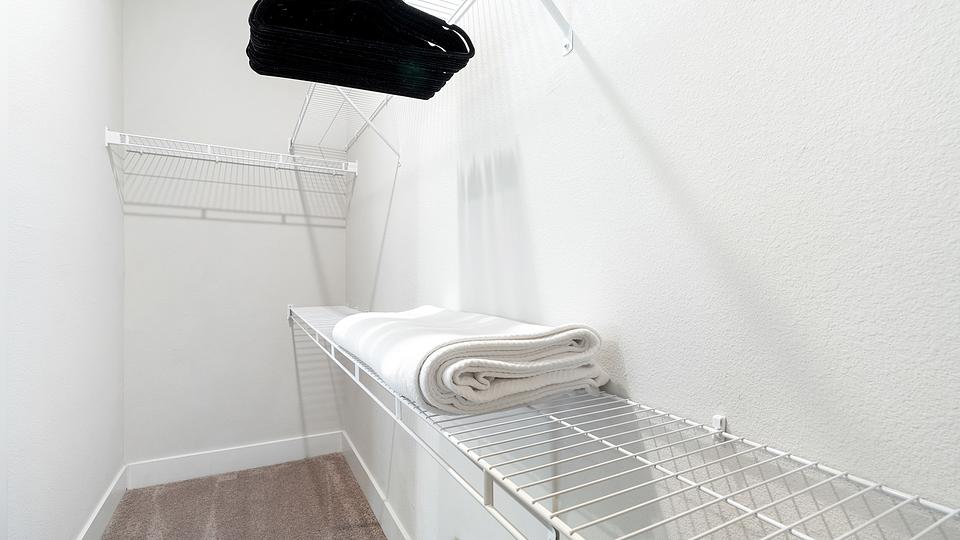 These photos are from another Landing in this building.