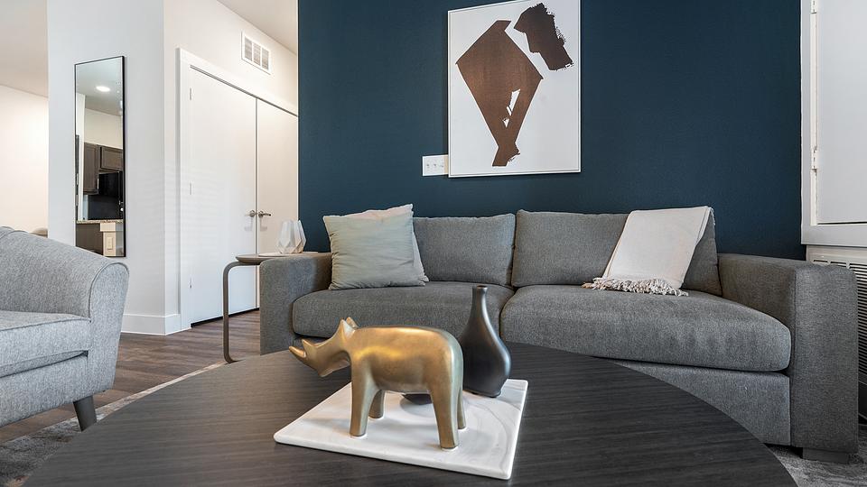 These photos are from another Landing in this building.