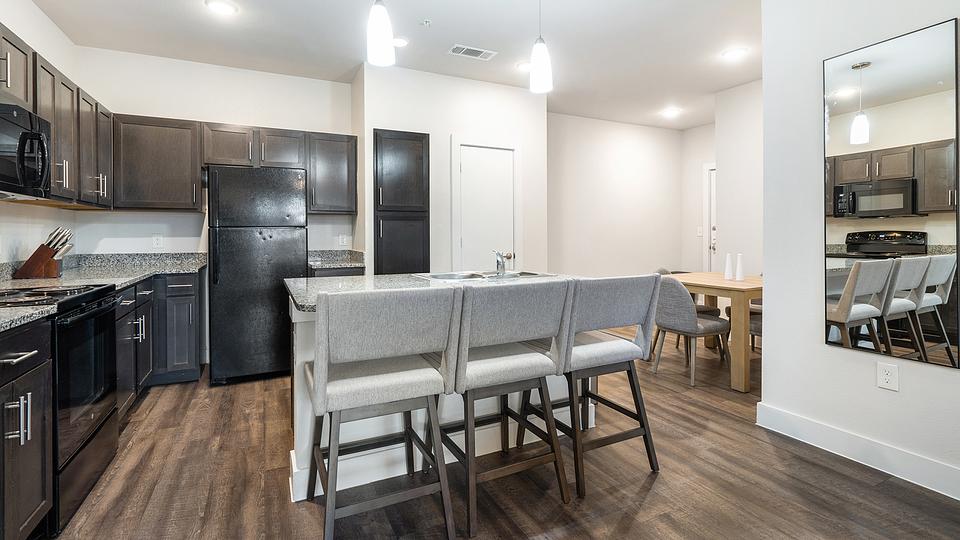 These photos are from another Landing in this building.