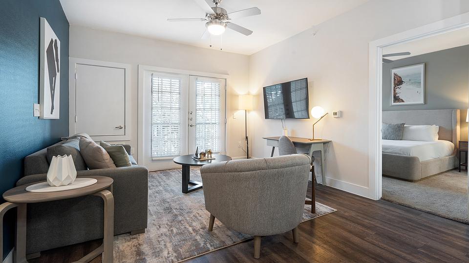 These photos are from another Landing in this building.