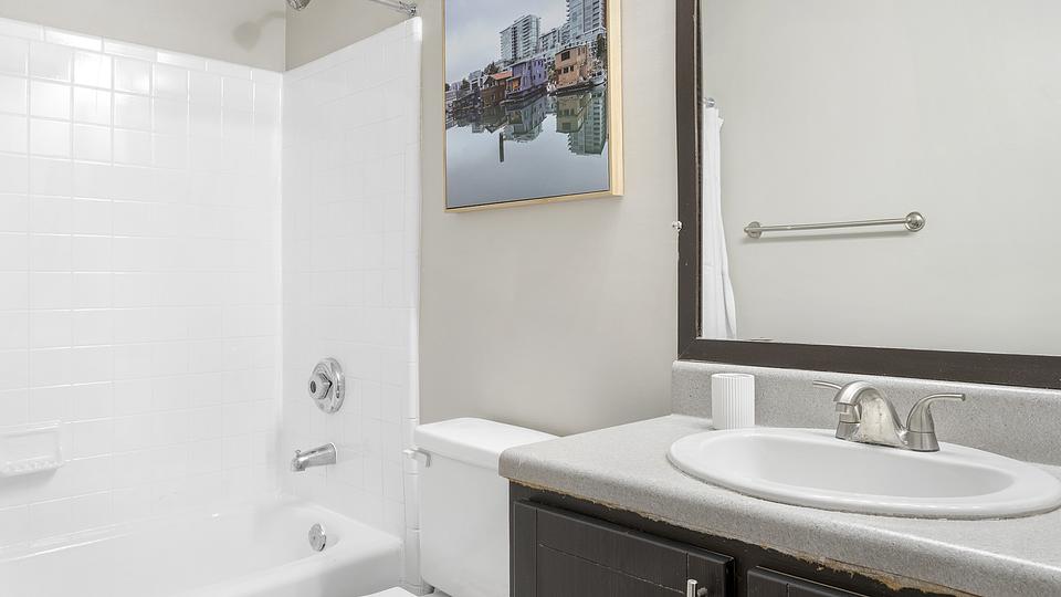 These photos are from another Landing in this building.