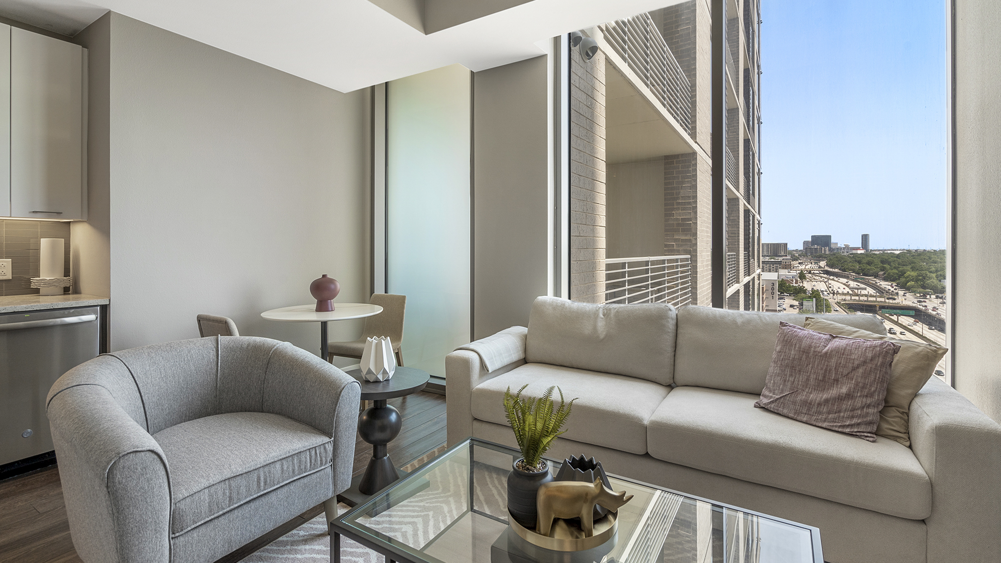 Rent Nove at Knox 1215 in Dallas, TX Landing