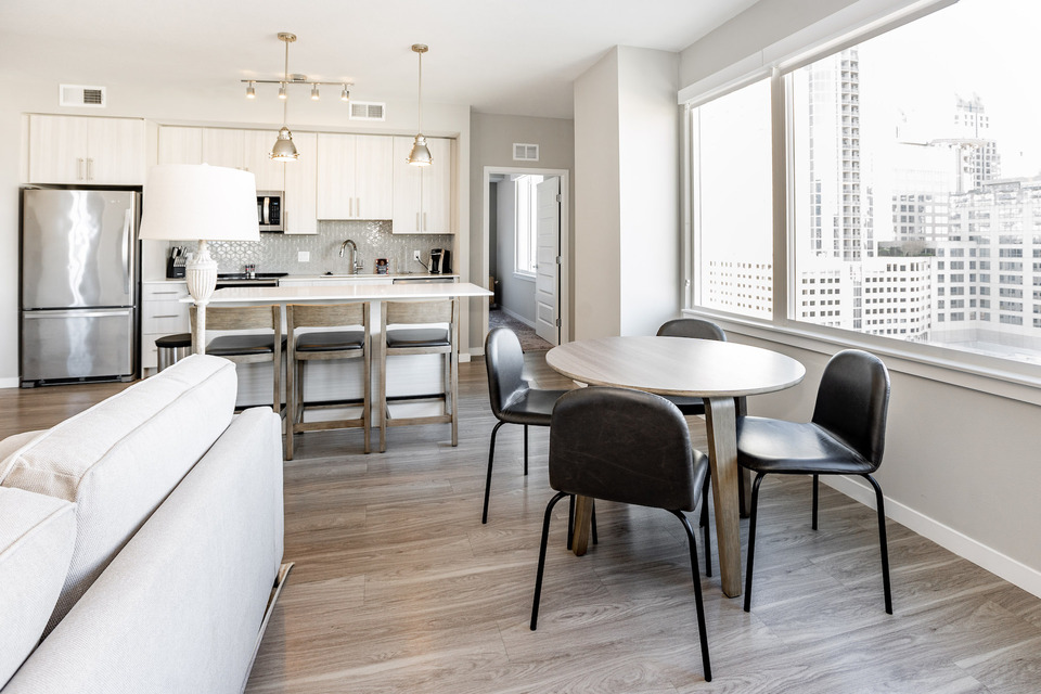 Rent Mondrian on Lake Eola 1411 in Orlando, FL Landing