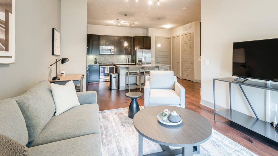 Rent Lyra on McKinney 531 in Dallas, TX Landing