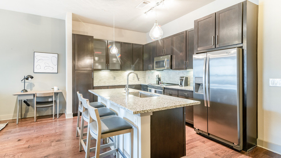 Rent Lyra on McKinney 531 in Dallas, TX Landing