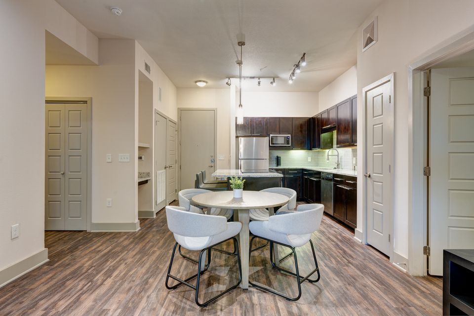 Rent Bellrock Arts 1106 in Dallas, TX Landing