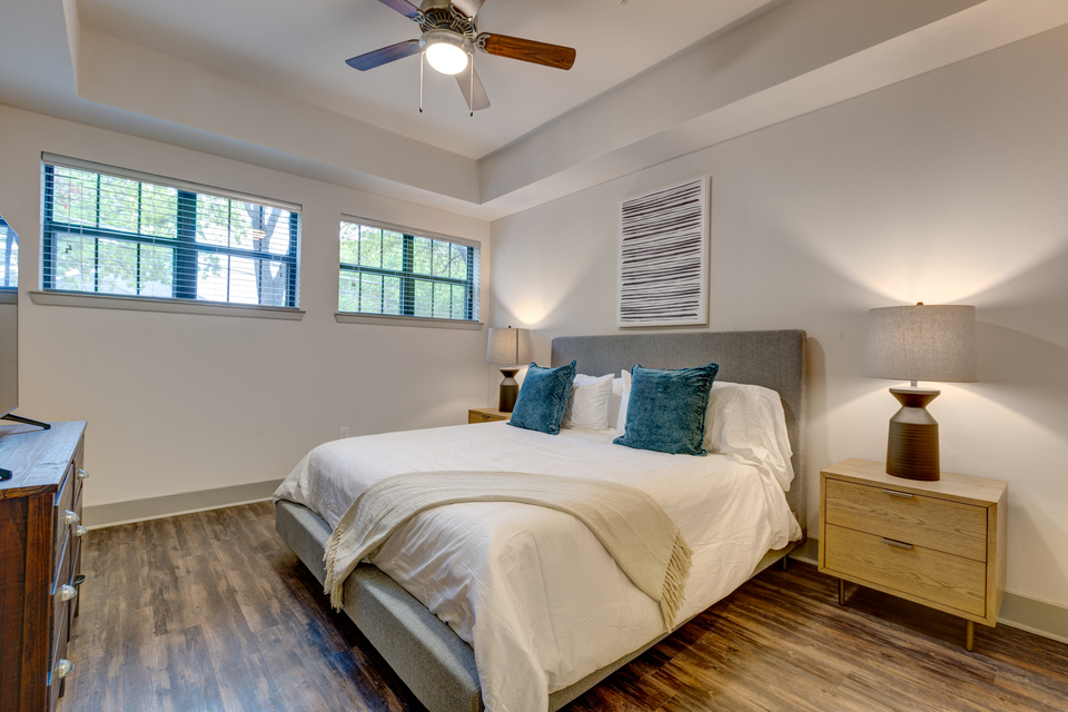 Rent Bellrock Arts 1106 in Dallas, TX Landing