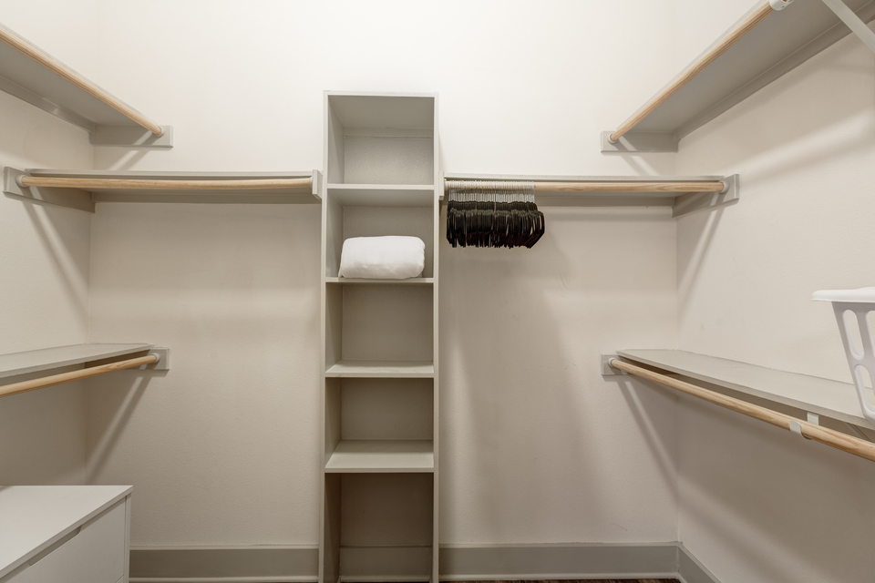 Rent Bellrock Arts 1106 in Dallas, TX Landing