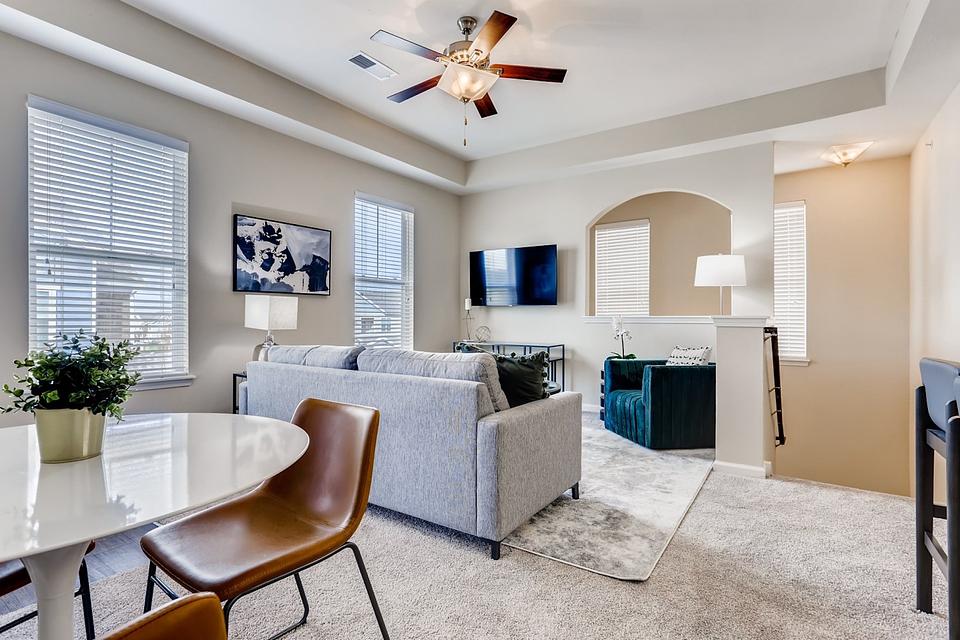 Rent Waterford at Southlands 28206 in Aurora, CO Landing