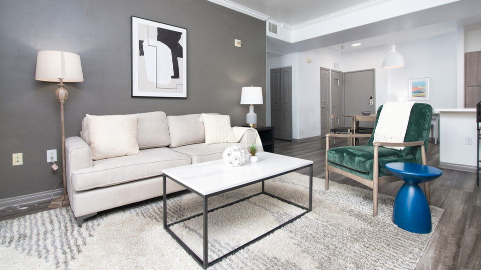 Rent Griffis Pine Avenue P310 in Long Beach, CA Landing