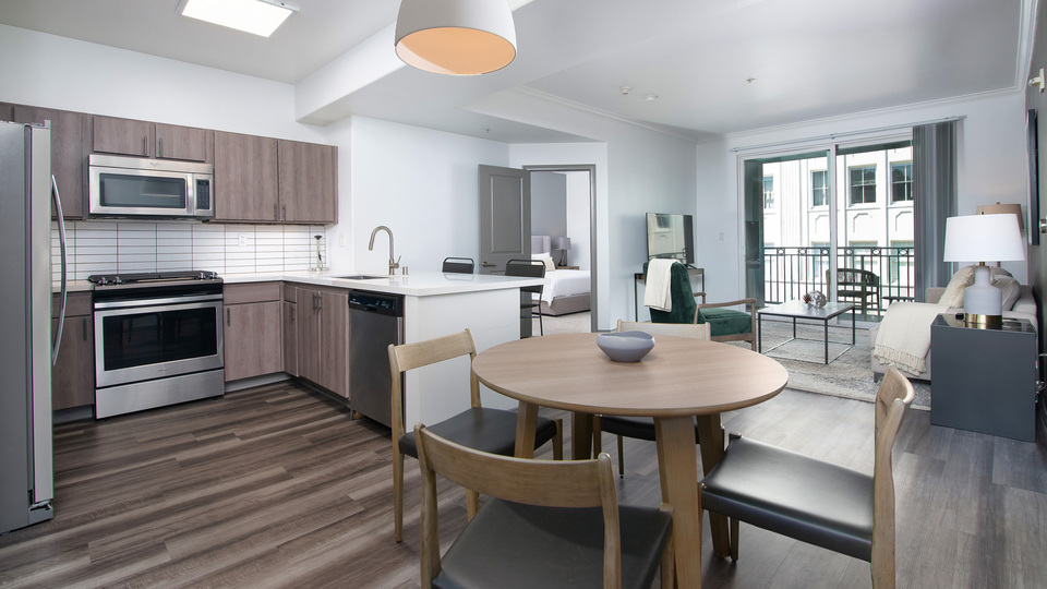 Rent Griffis Pine Avenue P310 in Long Beach, CA Landing