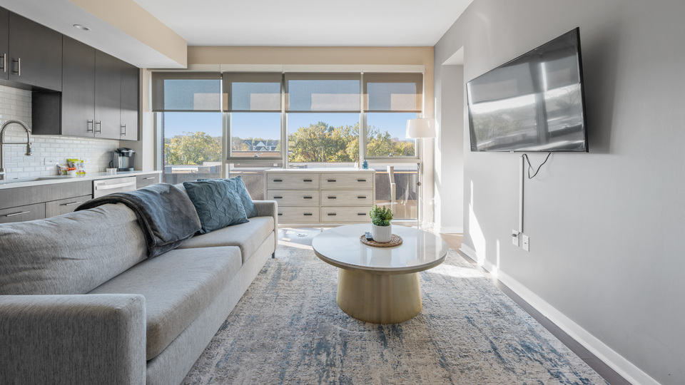 Rent Vertis Green Hills 208 in Nashville, TN Landing