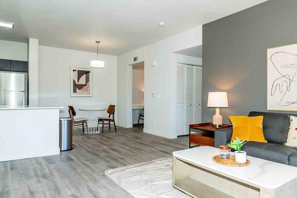 Rent Colton Apartments 6204 in Henderson, NV Landing