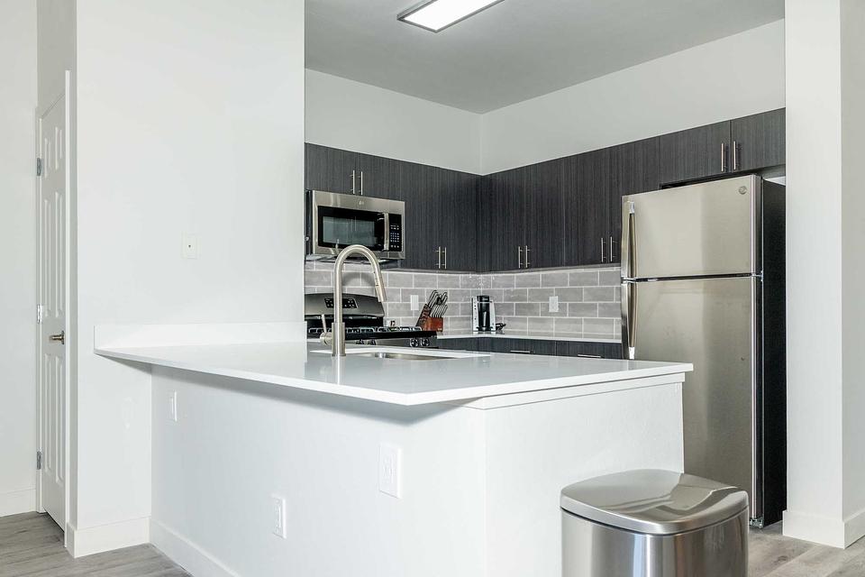 Rent Colton Apartments 6204 in Henderson, NV Landing