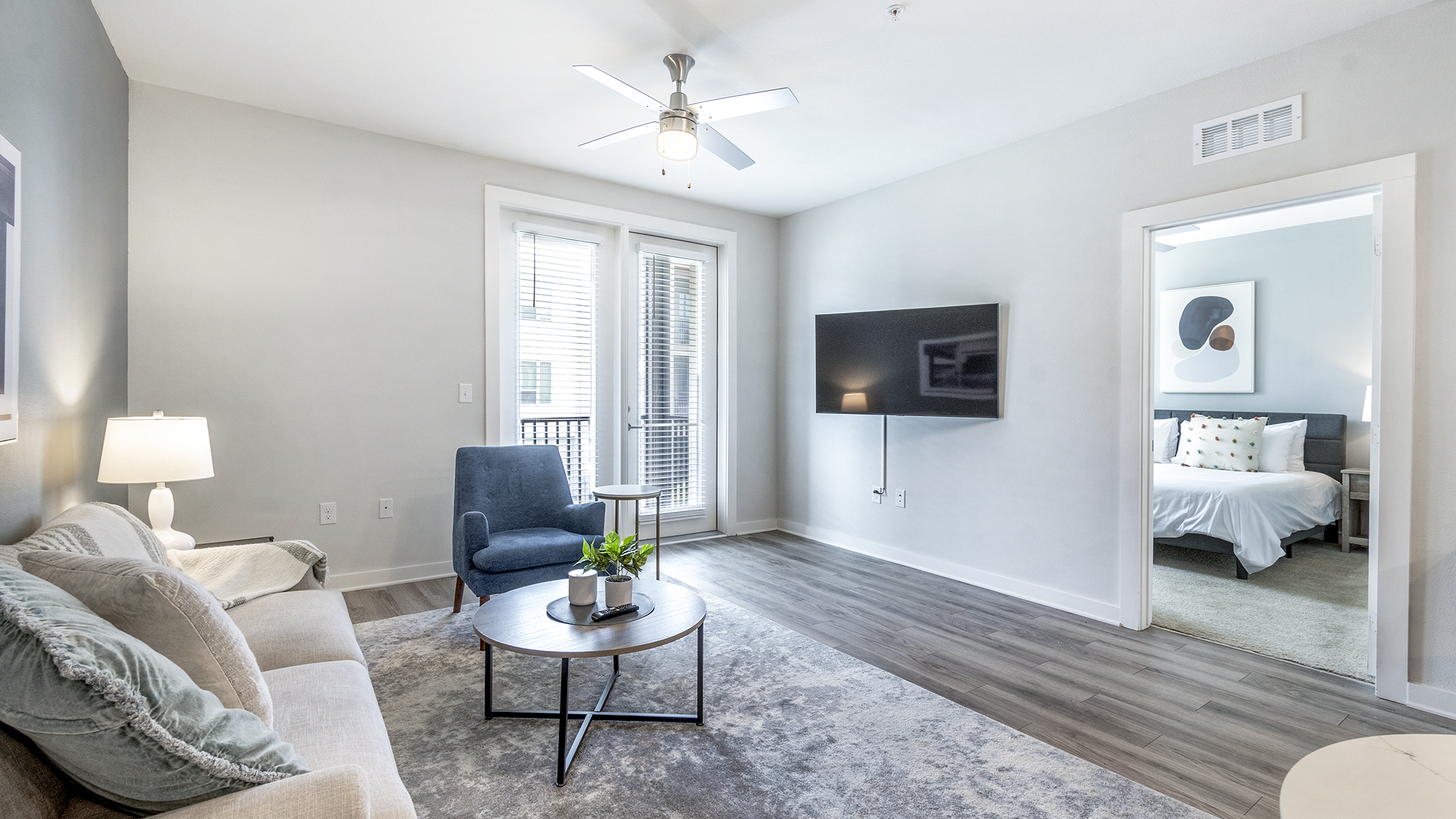 Rent Luxor Club 627 in Jacksonville, FL Landing