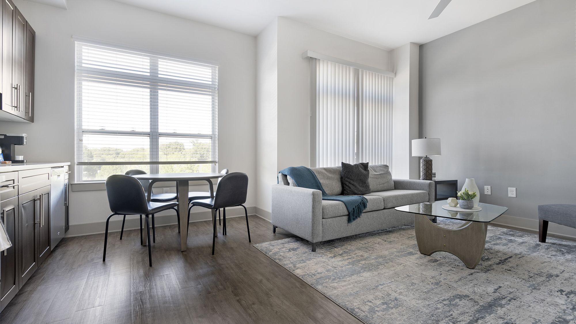 Rent The Lincoln at Dilworth Apartments 476 in Charlotte, NC Landing