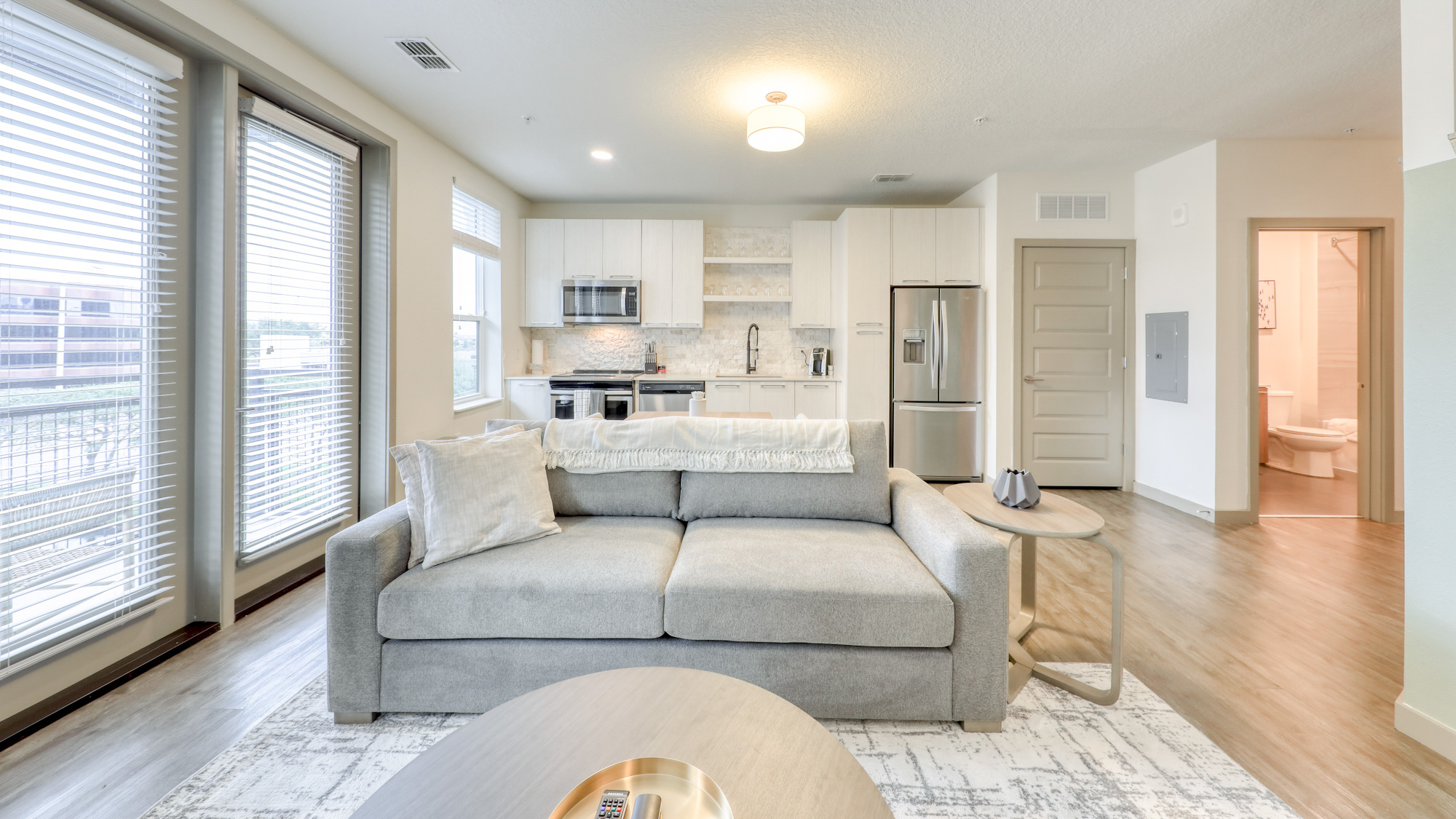 Rent Seazen Rocky Point Apartments 322 in Tampa, FL Landing