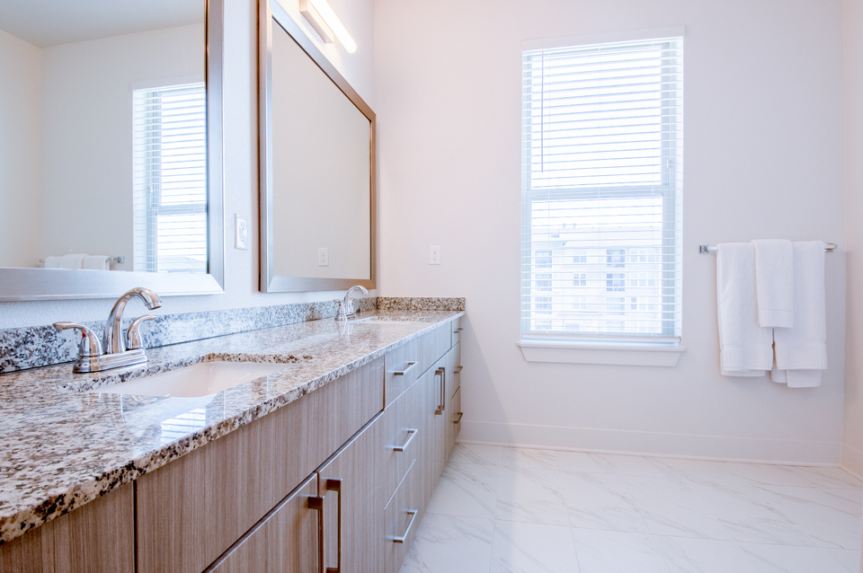 Rent Cortland at Coalton Apartments 4104 in Broomfield, CO Landing