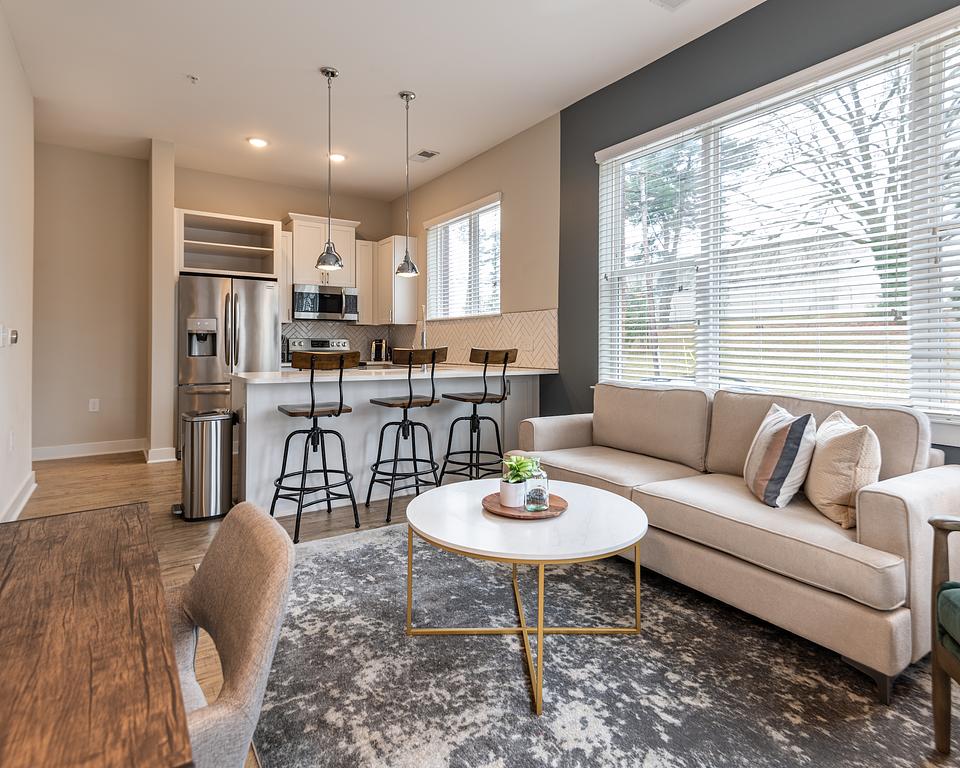 Rent Midwood Station 2106 in Charlotte, NC Landing
