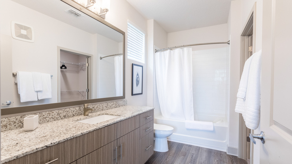 Rent Lantower Grande Flats B4 312 in Orlando, FL Landing