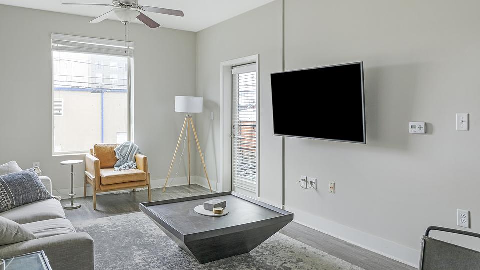 Rent Flats on 4th 208 in Birmingham, AL Landing