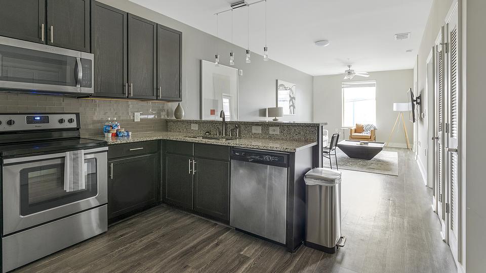 Rent Flats on 4th 208 in Birmingham, AL Landing