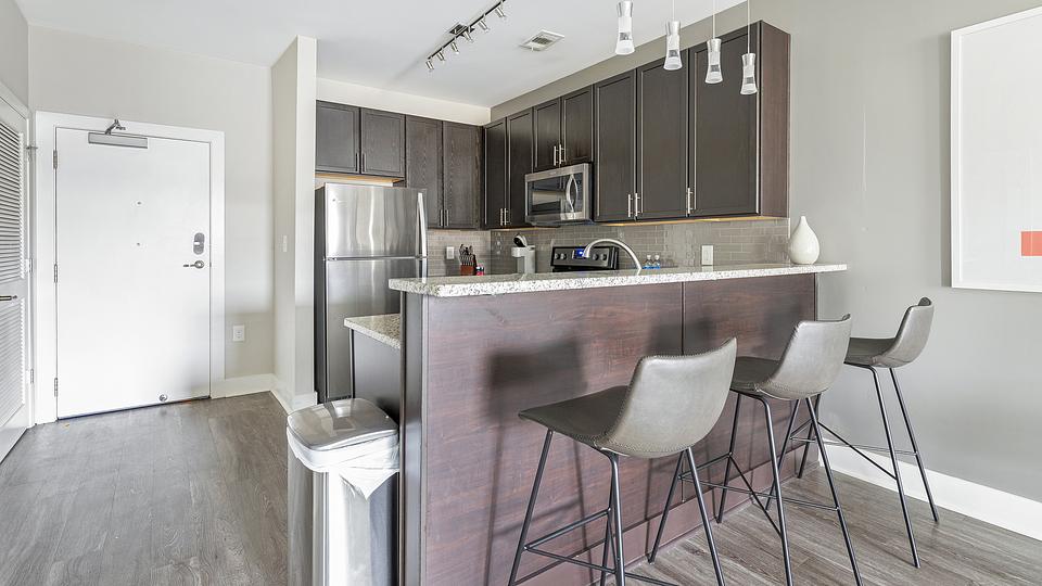 Rent Flats on 4th 208 in Birmingham, AL Landing