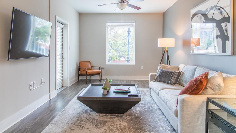 Rent Flats on 4th Apartments 213 in Birmingham, AL Landing