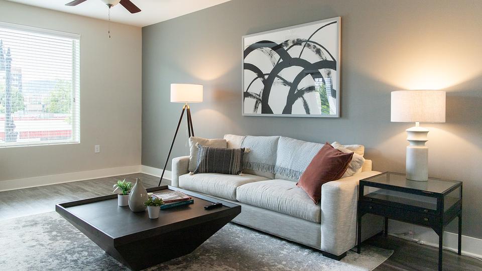 Rent Flats on 4th Apartments 213 in Birmingham, AL Landing